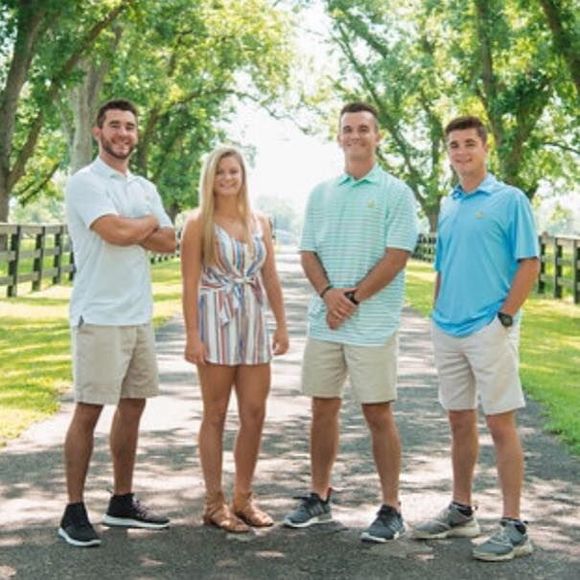 Meet your Posher, Caroline - Picture 1 of 1